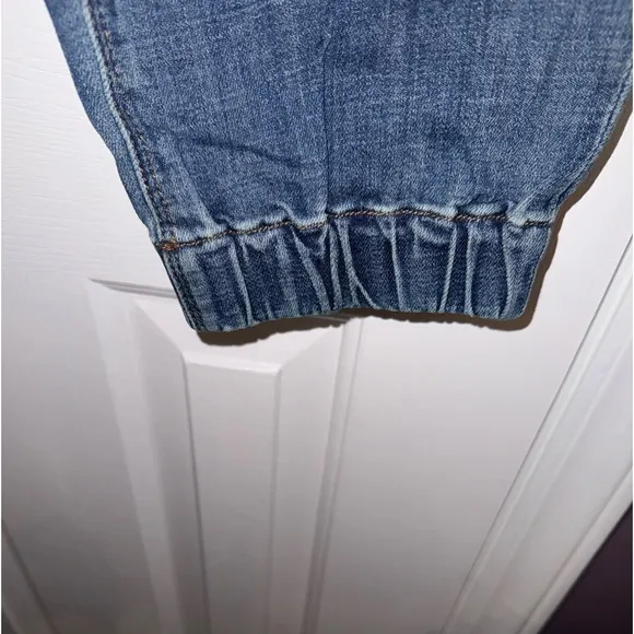 Skinnygirl Cheryl Jogger Jeans with zipper pockets, size 27/4