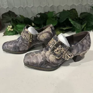 SOFFIA | GREY EMBOSSED FLORAL BUCKLE GENUINE LEATHER BOOTIE MID HEEL LOAFERS