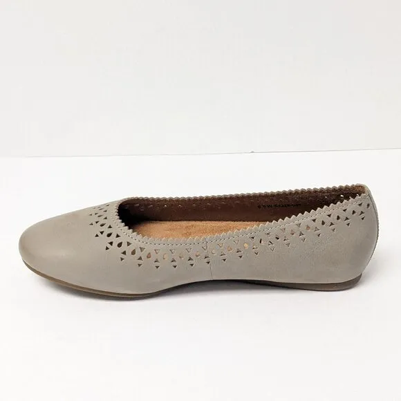 SoftWalk Selma Flats, Grey Nubuck, Women's 6.5 Wide