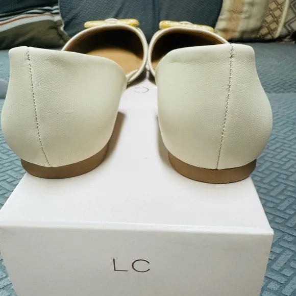 sophisticated LC Lauren Conrad Azra women's dress flats.