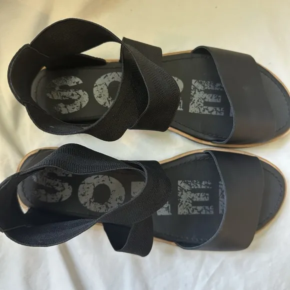 SOREL Ella Womens Black Leather CrossStrapStretch Flat Sandals NL2893-010 Sz 8.5