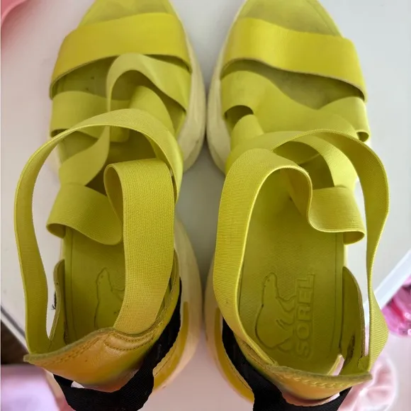 Sorel Neon Green Bandage Strappy Sandal Size 8.5