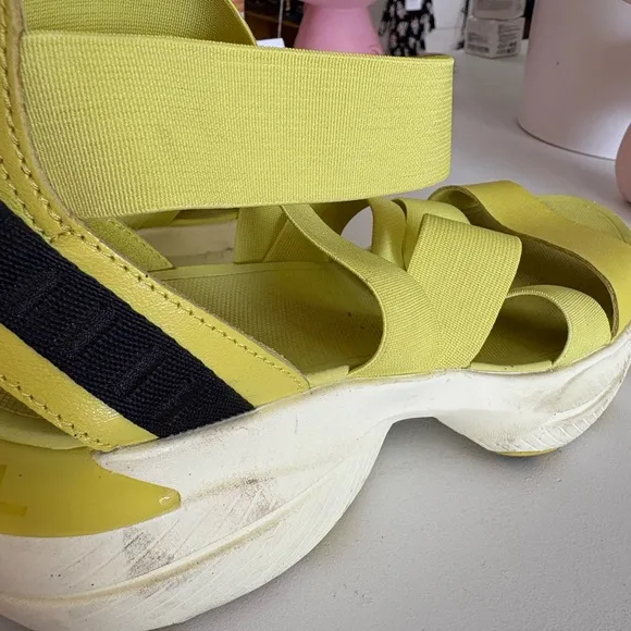 Sorel Neon Green Bandage Strappy Sandal Size 8.5