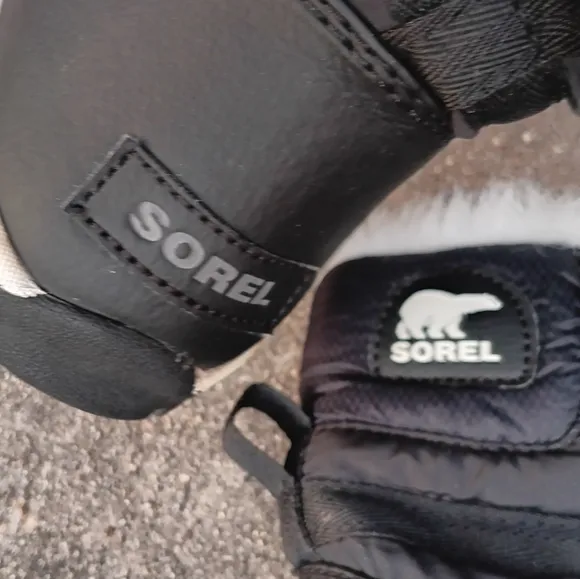 Sorel Whitney II Waterproof Short Lace Faux Fur Boots Girls 6½ (Wo.8)