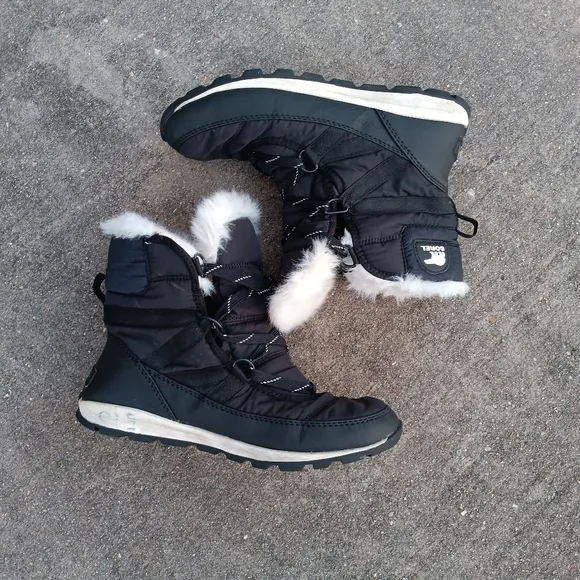 Sorel Whitney II Waterproof Short Lace Faux Fur Boots Girls 6½ (Wo.8)