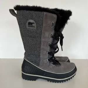 Sorel Women's Tivoli Mid-Calf Quarry Black Houndstooth Snow Winter Boots, size 7