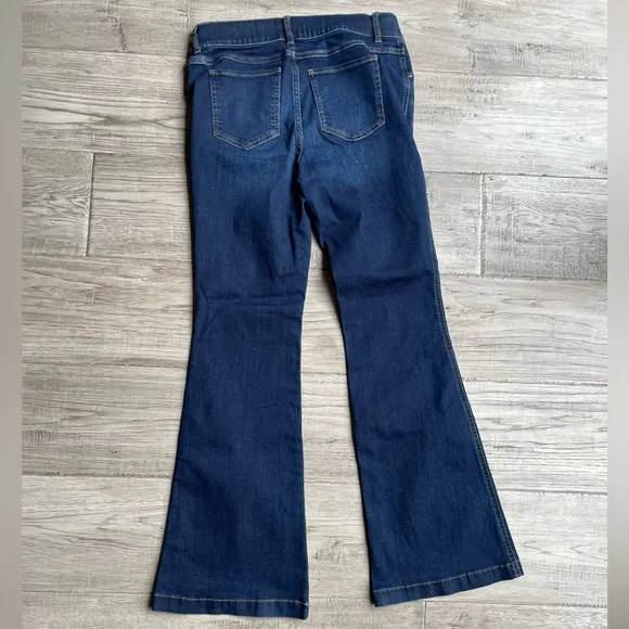 SPANX Shape EveryWear Flare Jeans In Blue Rear Pockets Stretchy Shaping SZ M