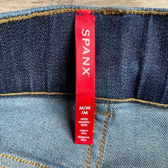 SPANX Shape EveryWear Flare Jeans In Blue Rear Pockets Stretchy Shaping SZ M