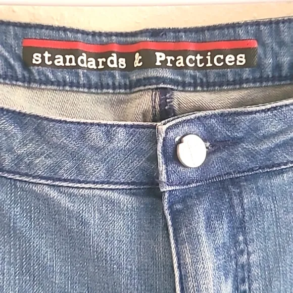 Standards &amp; Practices Wide Leg Cropped Jeans Size 22 Medium Wash Raw Hem