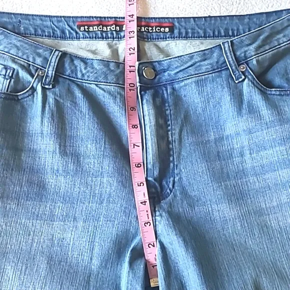 Standards &amp; Practices Wide Leg Cropped Jeans Size 22 Medium Wash Raw Hem