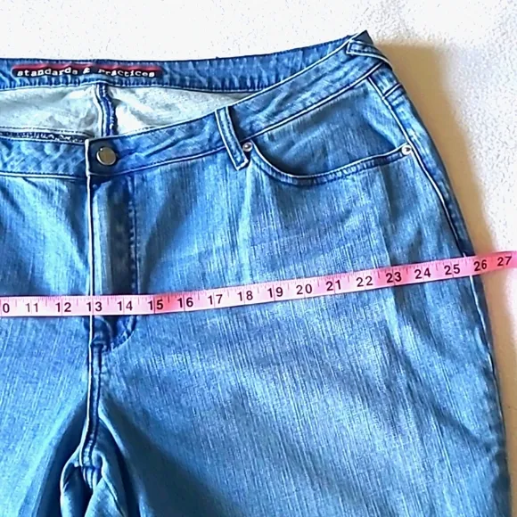 Standards &amp; Practices Wide Leg Cropped Jeans Size 22 Medium Wash Raw Hem