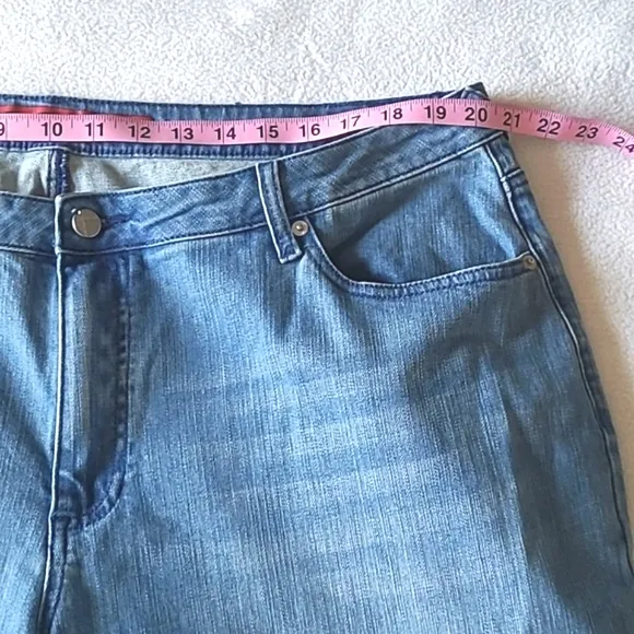 Standards &amp; Practices Wide Leg Cropped Jeans Size 22 Medium Wash Raw Hem