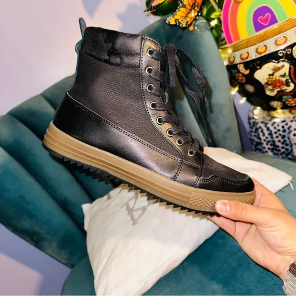 Steve Madden men’s high top camo boots