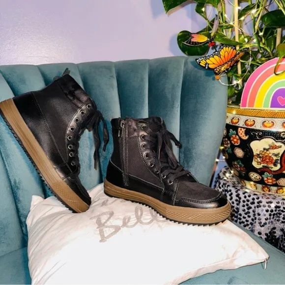 Steve Madden men’s high top camo boots