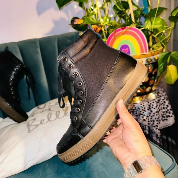 Steve Madden men’s high top camo boots