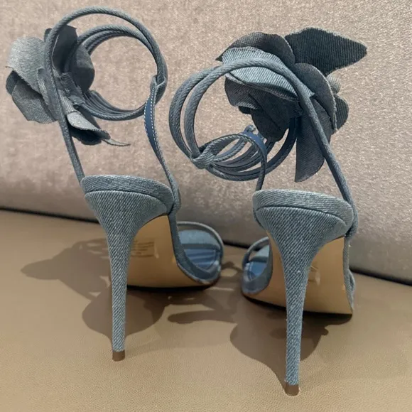 Steve Madden NWT Ennzo Denim Flower Detail Ankle Wrap Dress Sandals
