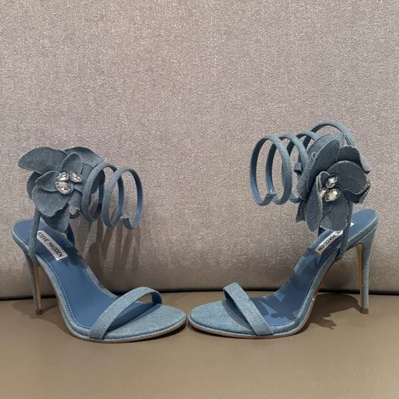 Steve Madden NWT Ennzo Denim Flower Detail Ankle Wrap Dress Sandals