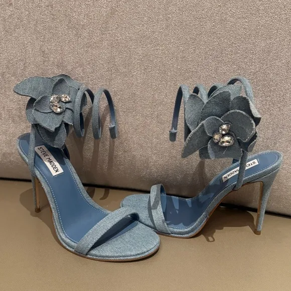 Steve Madden NWT Ennzo Denim Flower Detail Ankle Wrap Dress Sandals