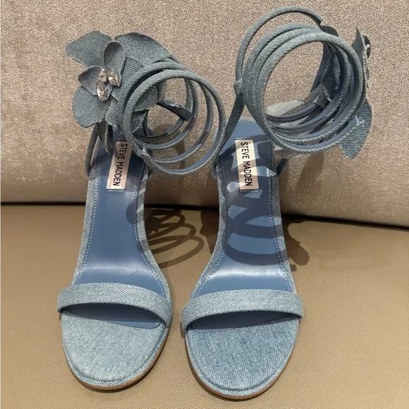Steve Madden NWT Ennzo Denim Flower Detail Ankle Wrap Dress Sandals