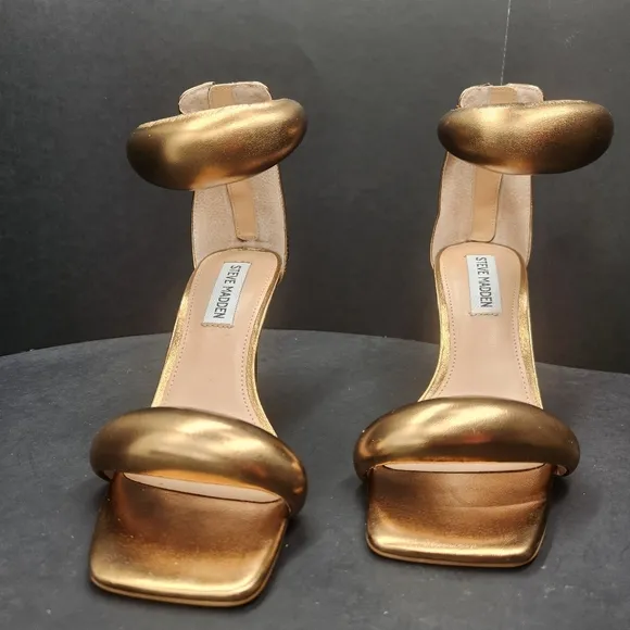 Steve Madden Partay sandals women's 5.5M golden puff padded ankle strap new $116