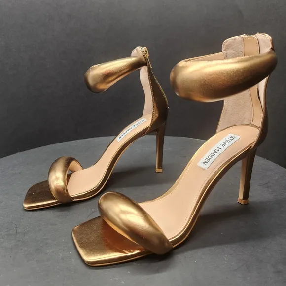 Steve Madden Partay sandals women's 5.5M golden puff padded ankle strap new $116