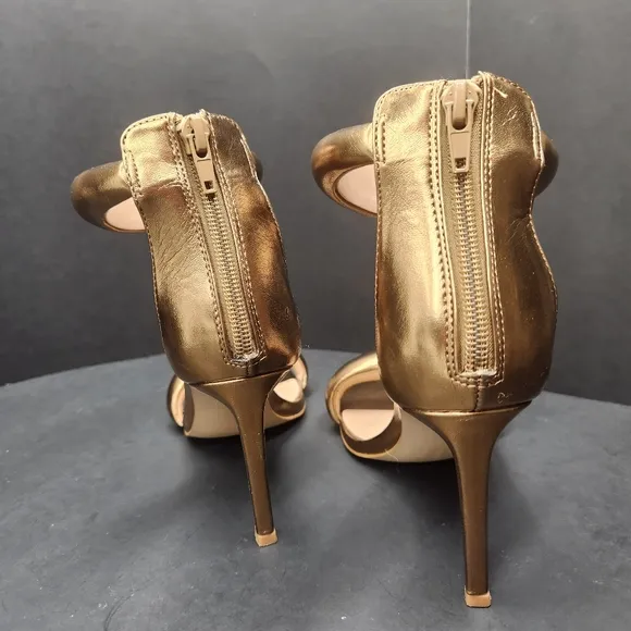 Steve Madden Partay sandals women's 5.5M golden puff padded ankle strap new $116