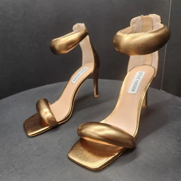 Steve Madden Partay sandals women's 5.5M golden puff padded ankle strap new $116