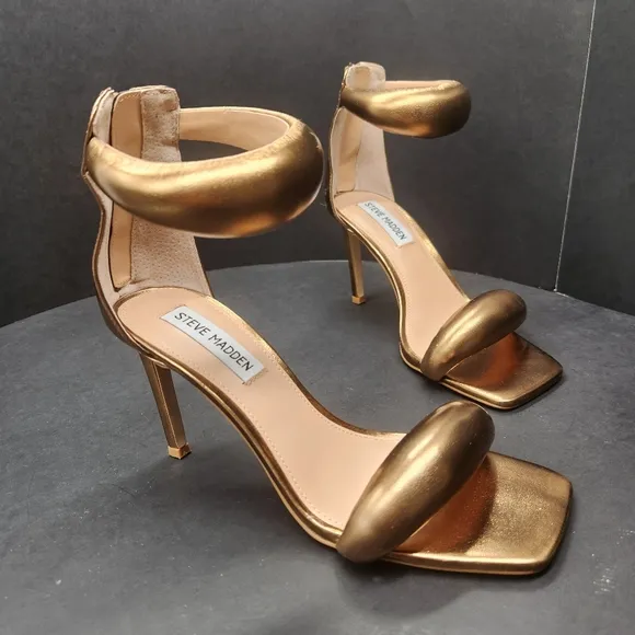 Steve Madden Partay sandals women's 5.5M golden puff padded ankle strap new $116