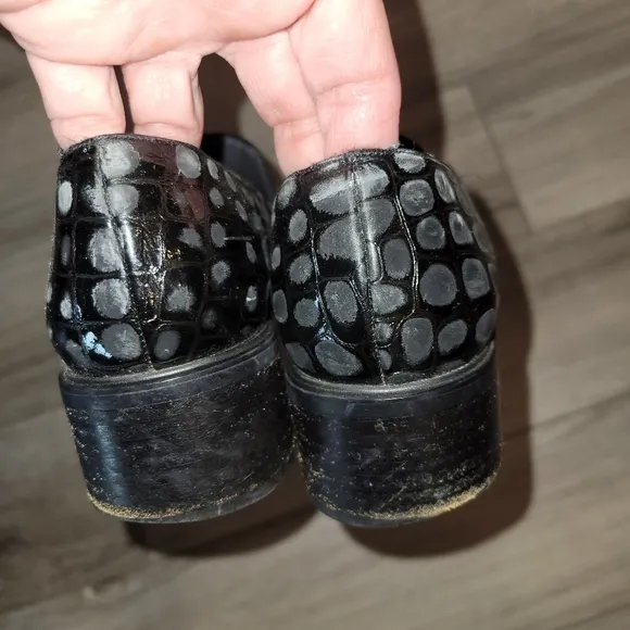 STUART WEITZMAN BLACK CROC TASSLE LEATHER LOAFERS SIZE 7.5