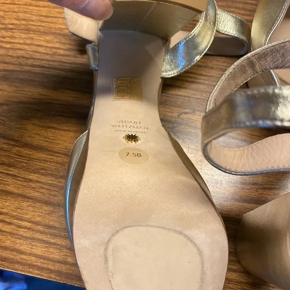 STUART WEITZMAN Cross Strap Sandals Sz 7.5B Gold color.  No box