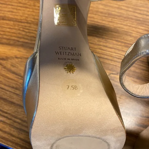 STUART WEITZMAN Cross Strap Sandals Sz 7.5B Gold color.  No box