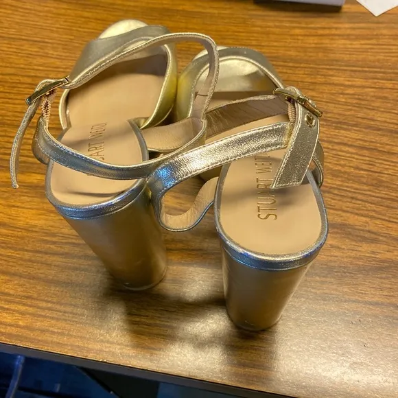 STUART WEITZMAN Cross Strap Sandals Sz 7.5B Gold color.  No box