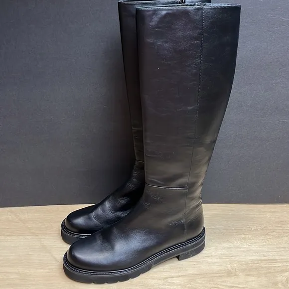 STUART WEITZMAN Mila - Leather flat high boots with round tip 35, Size 8