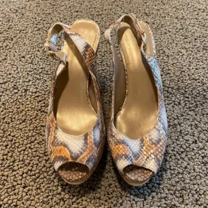 Stuart Weitzman Snakeskin Wedge Slingback Sandals Size 6.5- Like New