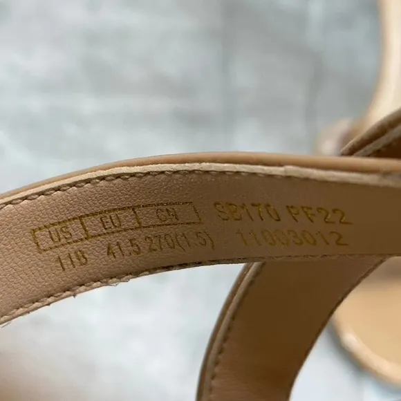 Stuart Weitzman Women's Nude Cross-Strap Round-Toe Ankle-Strap Sandals SZ 11