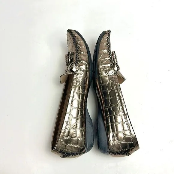 Stuart Weitzman Metallic Croc Embossed Topstitch Moccasin Loafer With Tassel 7,5