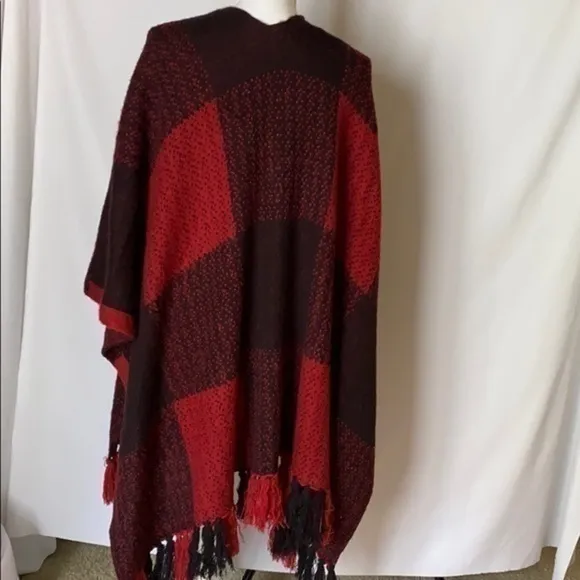 Sweater Soft NWT Wrap. Black &amp; Red. $48