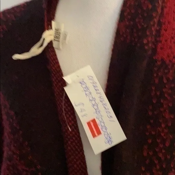 Sweater Soft NWT Wrap. Black &amp; Red. $48