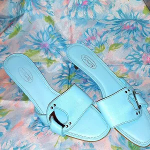 Talbots kitten heel buckle sandals