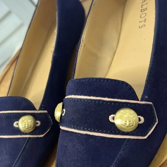 TALBOTS l Navy Blue Suede Pointed Toe Nautical Gold Buttons Flats Size 6.5