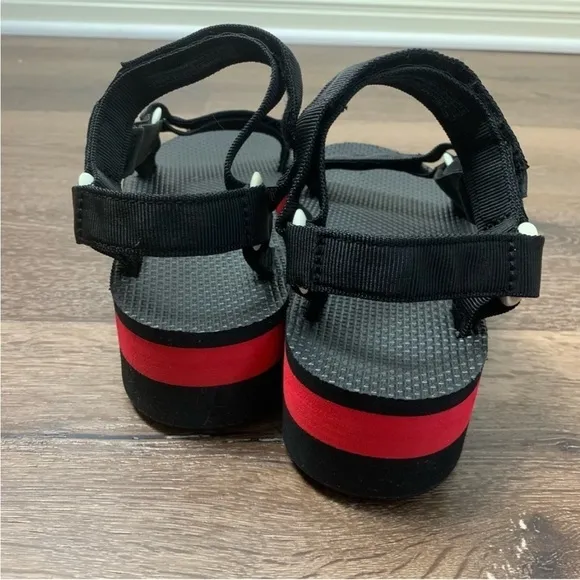 Teva flat form universal strap platform sandals 9