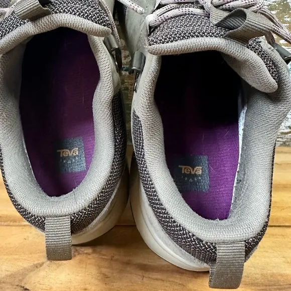 TEVA Women's Arrowood  Hiking Trail Sneakers sz 7.5 Brown waterproof