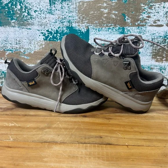 TEVA Women's Arrowood  Hiking Trail Sneakers sz 7.5 Brown waterproof