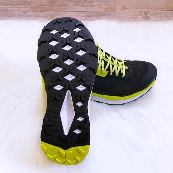 The North Face Men’s VECTIV Enduris Trail Sneakers