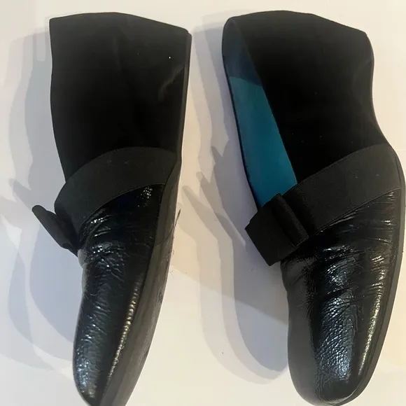 Thierry Rabotin Black Flats with Decorative Toe