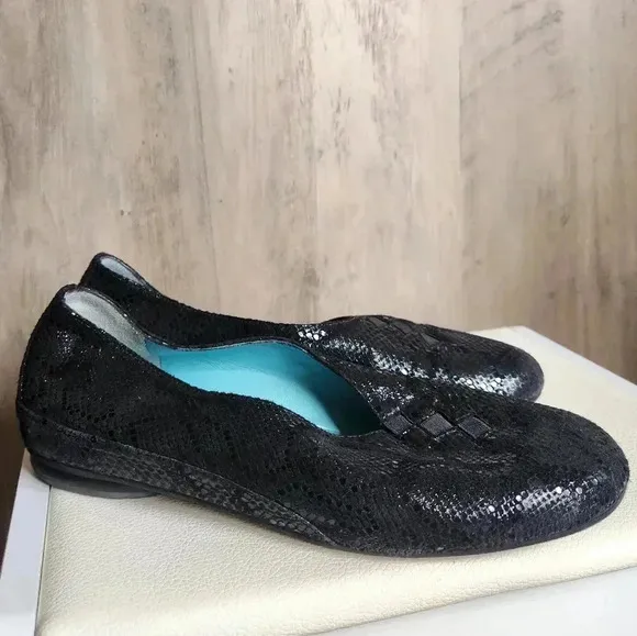 Thierry Rabotin Women's Grace Black Florida Print Leather Flats Size 6