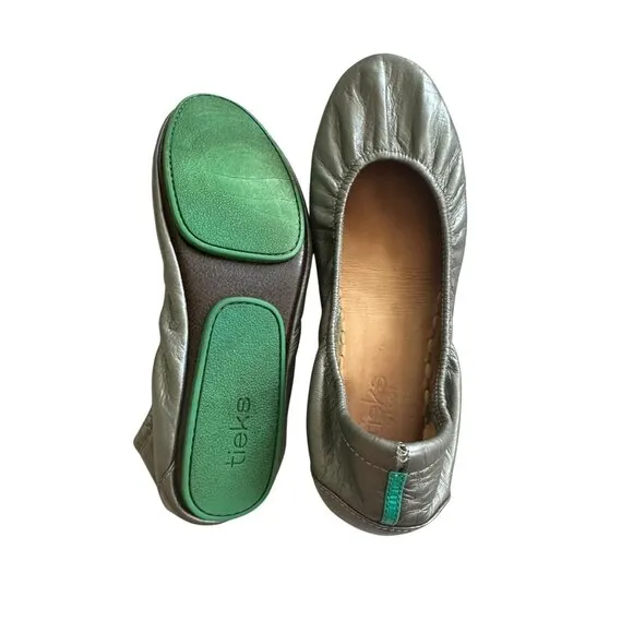 TIEKS Pewter Silver Leather Ballet Flats Size 9