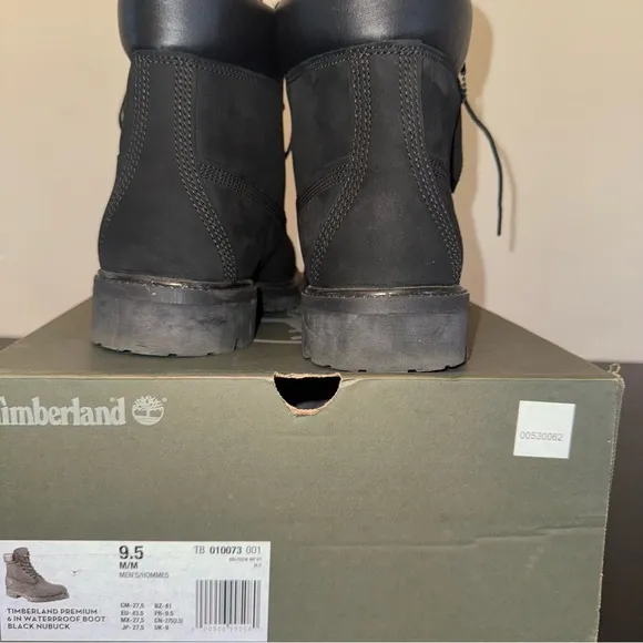 Timberland Black Ankle-High Boots with Padded Collar