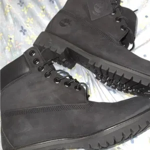 Timberland Black Rugged Boots with Padded Collar