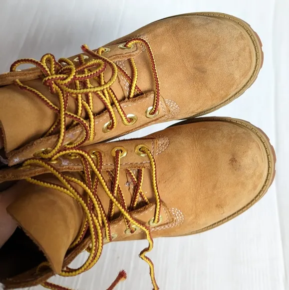 TIMBERLAND wheat high top primaloft boots